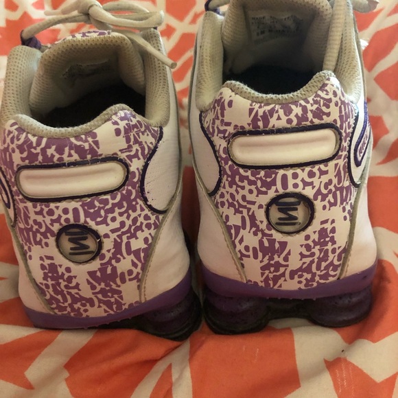 Shox - Picture 3 of 5